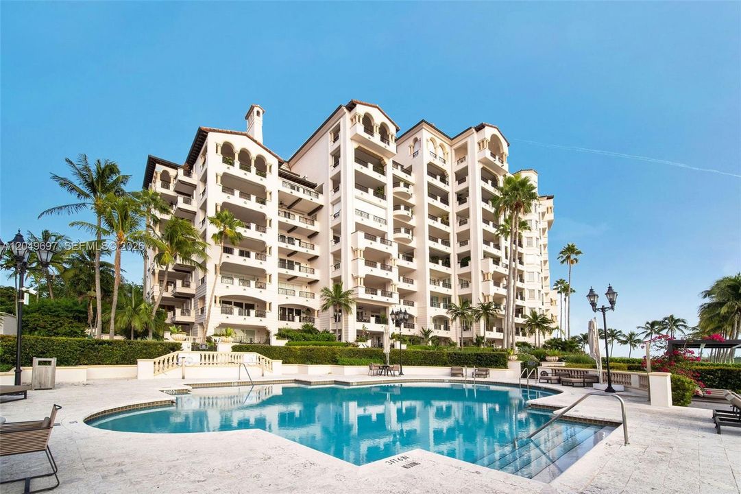 For Rent: $18,000 (2 beds, 2 baths, 1950 Square Feet)