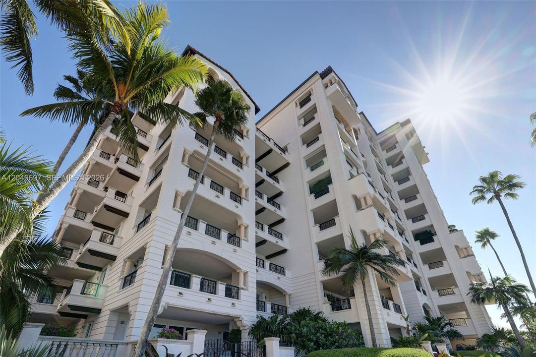 For Rent: $18,000 (2 beds, 2 baths, 1950 Square Feet)