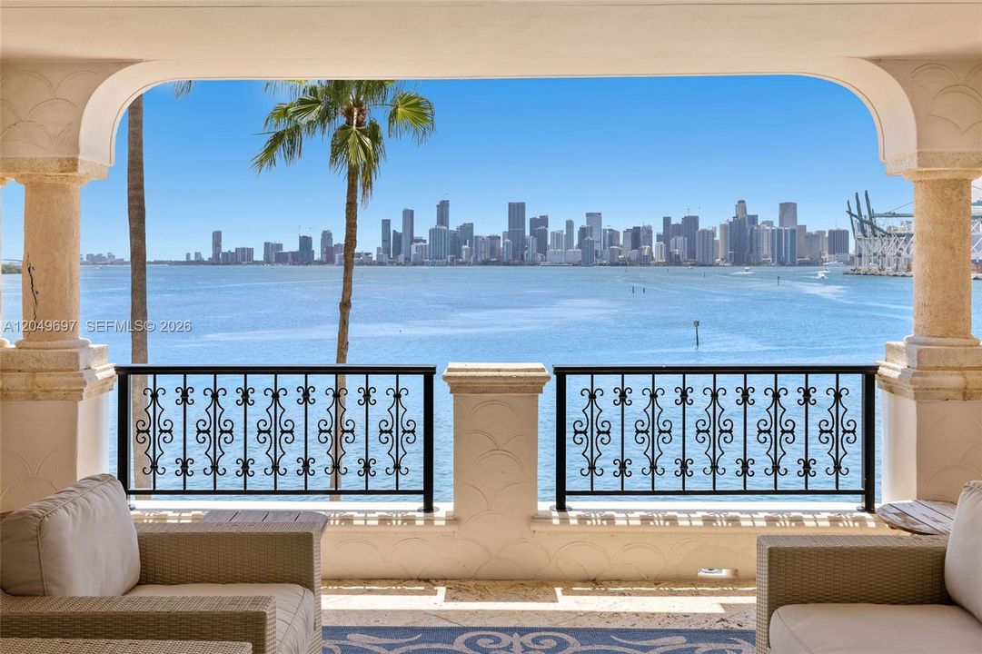 For Rent: $18,000 (2 beds, 2 baths, 1950 Square Feet)