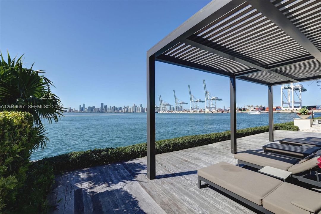 For Rent: $18,000 (2 beds, 2 baths, 1950 Square Feet)