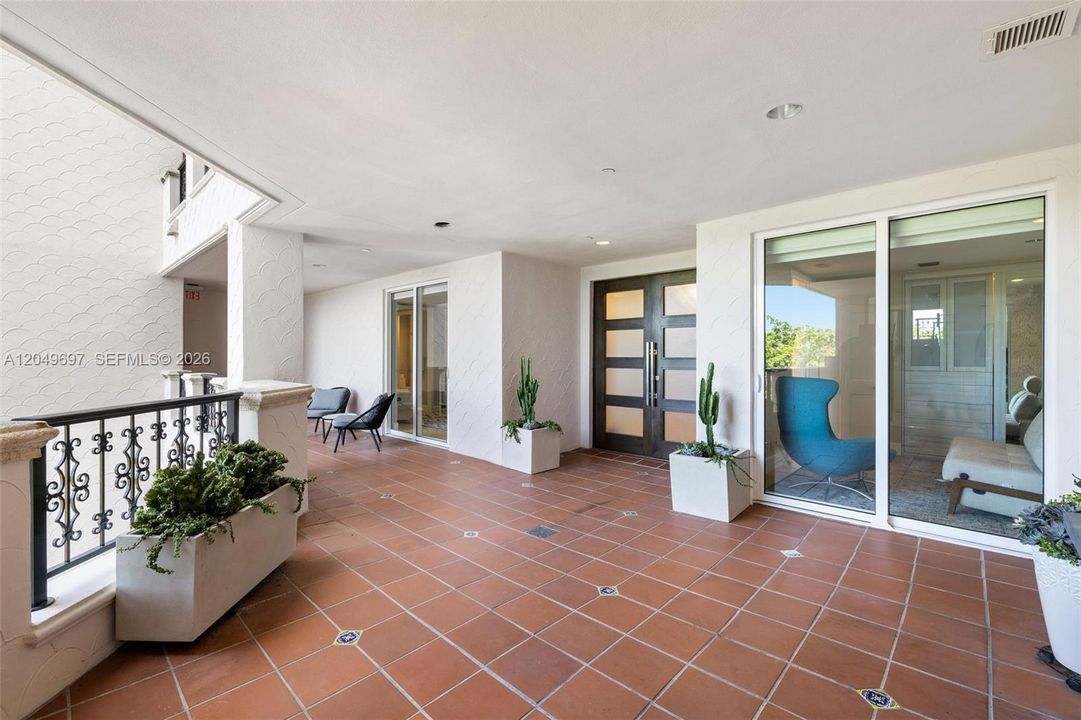 For Rent: $18,000 (2 beds, 2 baths, 1950 Square Feet)
