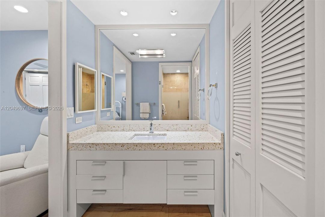 For Rent: $18,000 (2 beds, 2 baths, 1950 Square Feet)