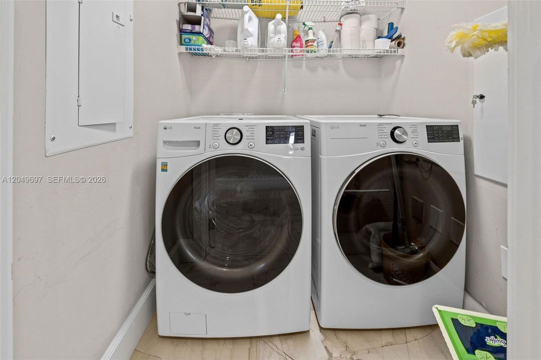For Rent: $18,000 (2 beds, 2 baths, 1950 Square Feet)
