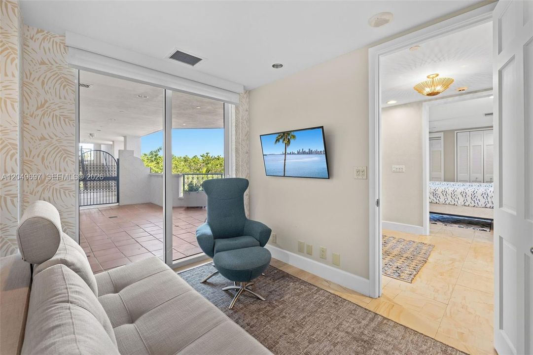 For Rent: $18,000 (2 beds, 2 baths, 1950 Square Feet)