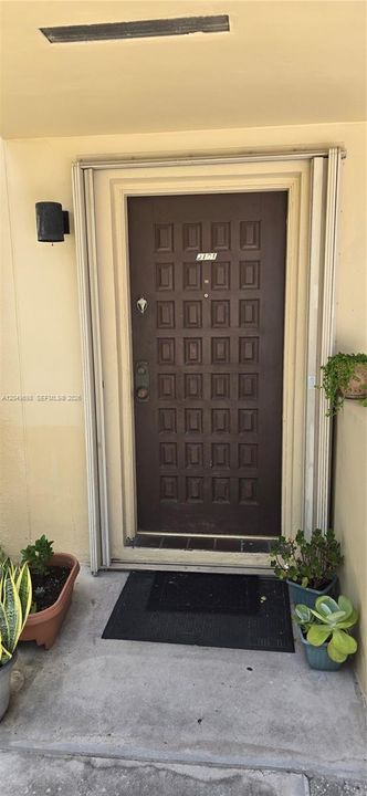 Activo con contrato: $289,000 (2 camas, 2 baños, 1030 Pies cuadrados)