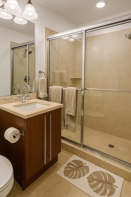 Active With Contract: $2,950 (1 beds, 1 baths, 705 Square Feet)