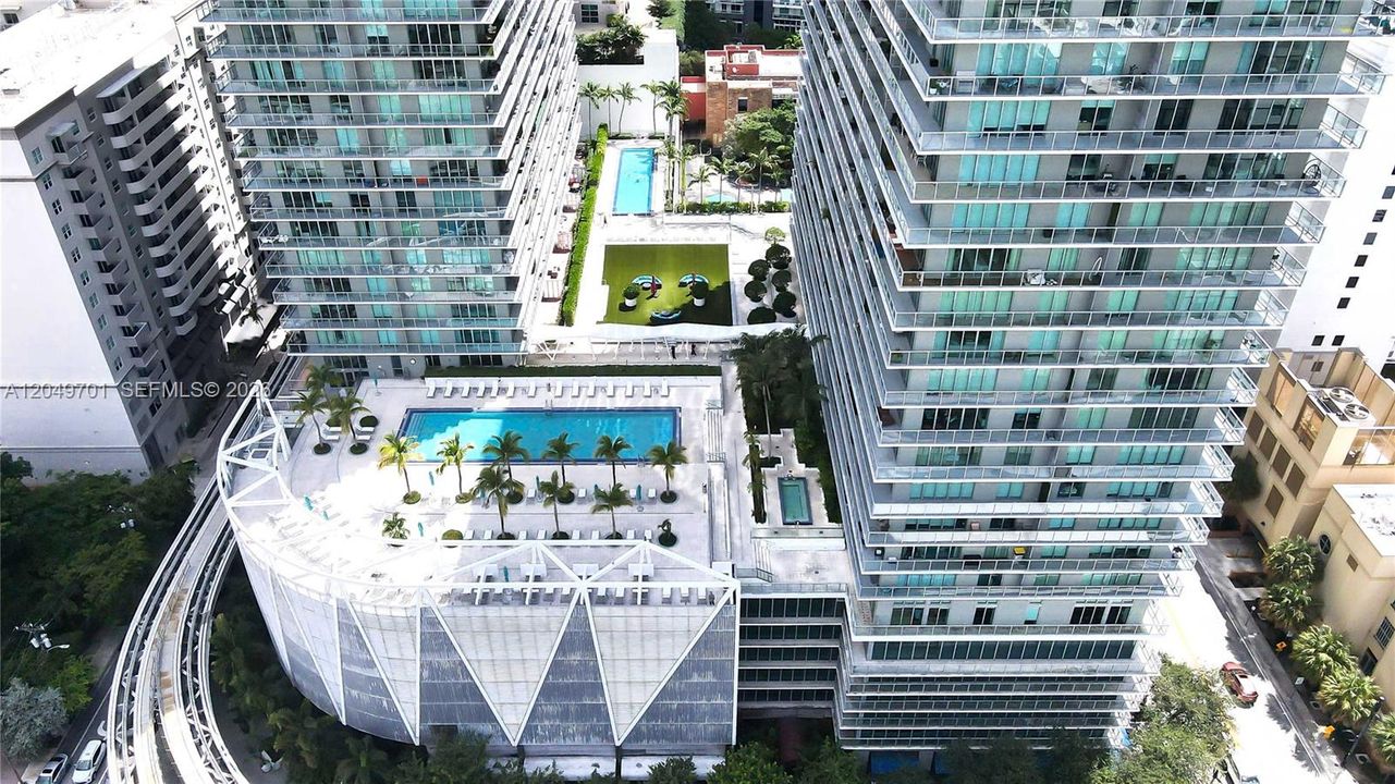 Active With Contract: $2,950 (1 beds, 1 baths, 705 Square Feet)