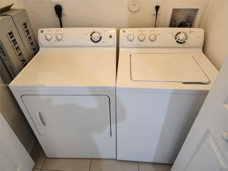 For Rent: $3,100 (3 beds, 2 baths, 1227 Square Feet)