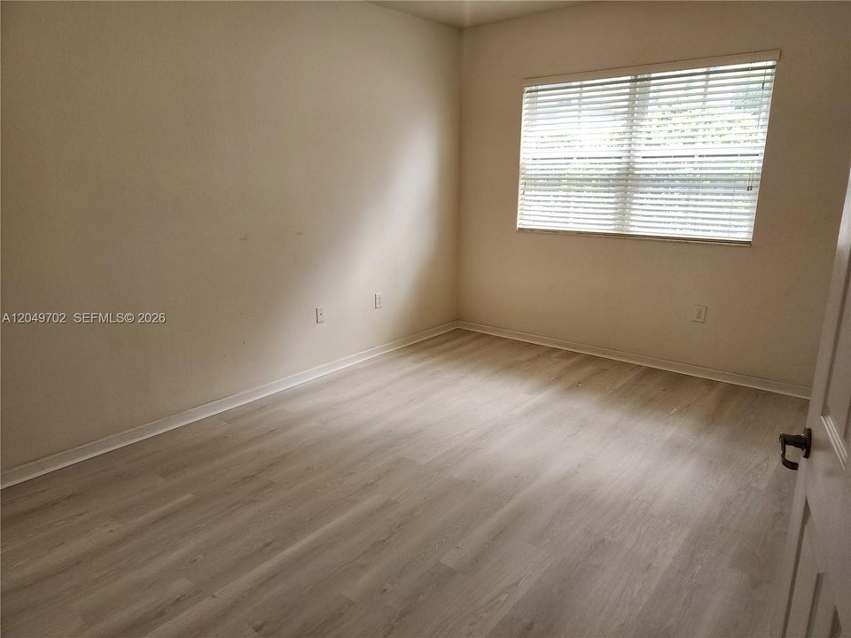 For Rent: $3,100 (3 beds, 2 baths, 1227 Square Feet)