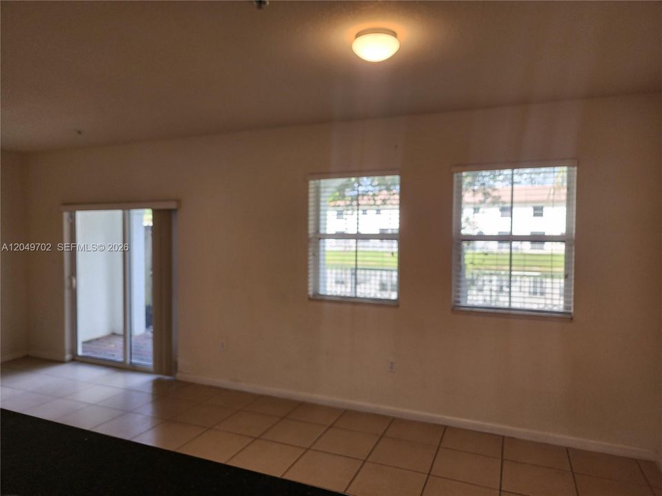 For Rent: $3,100 (3 beds, 2 baths, 1227 Square Feet)
