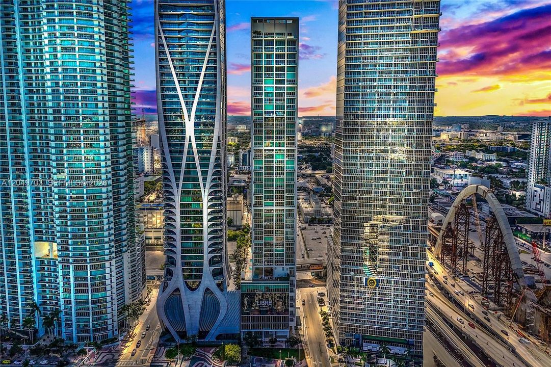 На продажу: $1,999,999 (2 спален, 2 ванн, 1802 Квадратных фут)