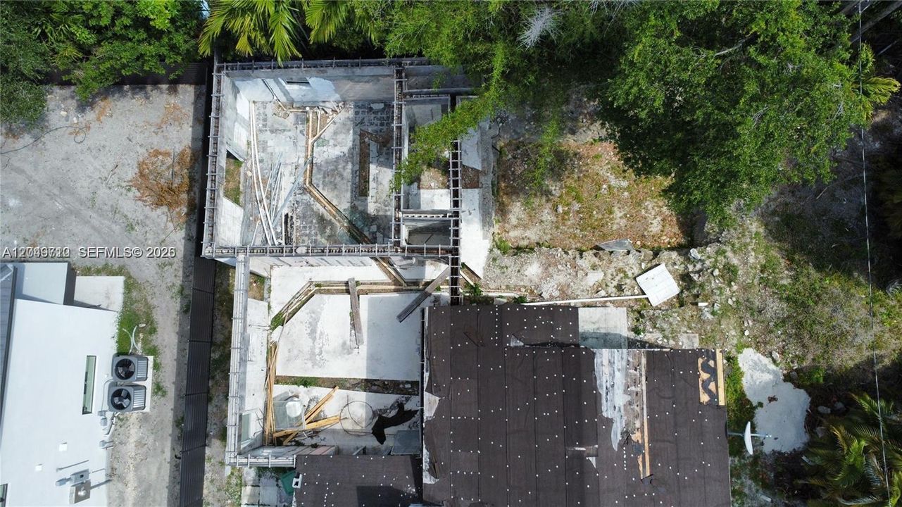 待售: $750,000 (0.12 acres)