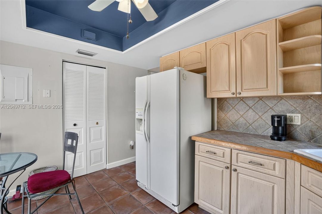 En Venta: $420,000 (3 camas, 2 baños, 1070 Pies cuadrados)