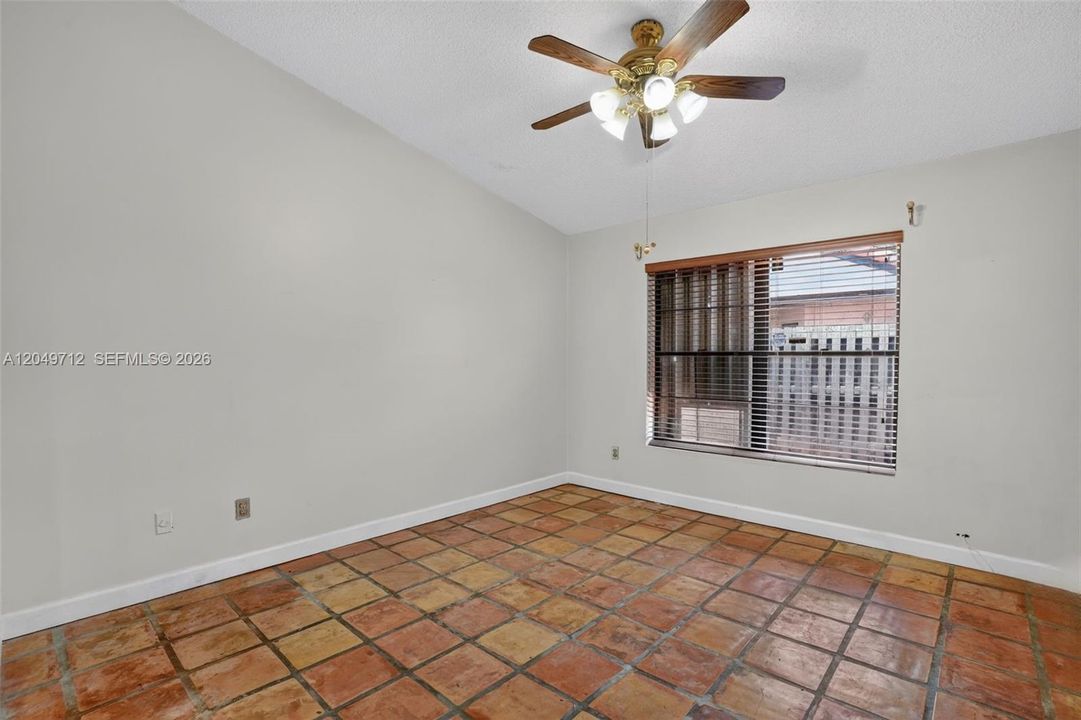 En Venta: $420,000 (3 camas, 2 baños, 1070 Pies cuadrados)