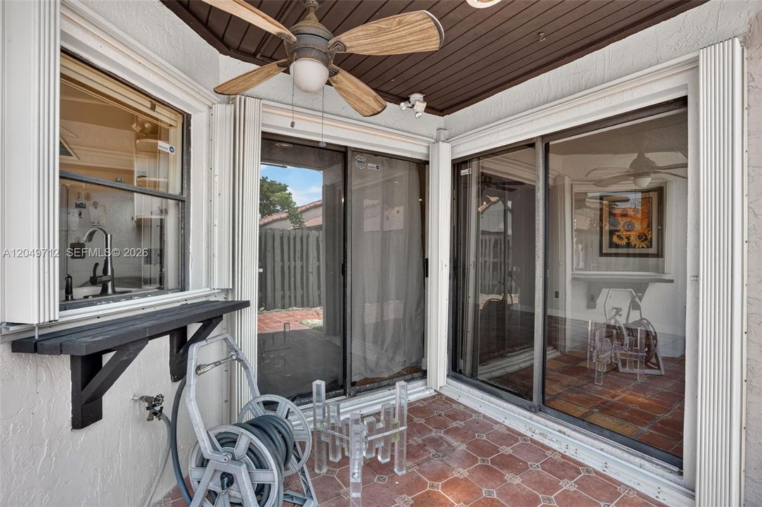 En Venta: $420,000 (3 camas, 2 baños, 1070 Pies cuadrados)