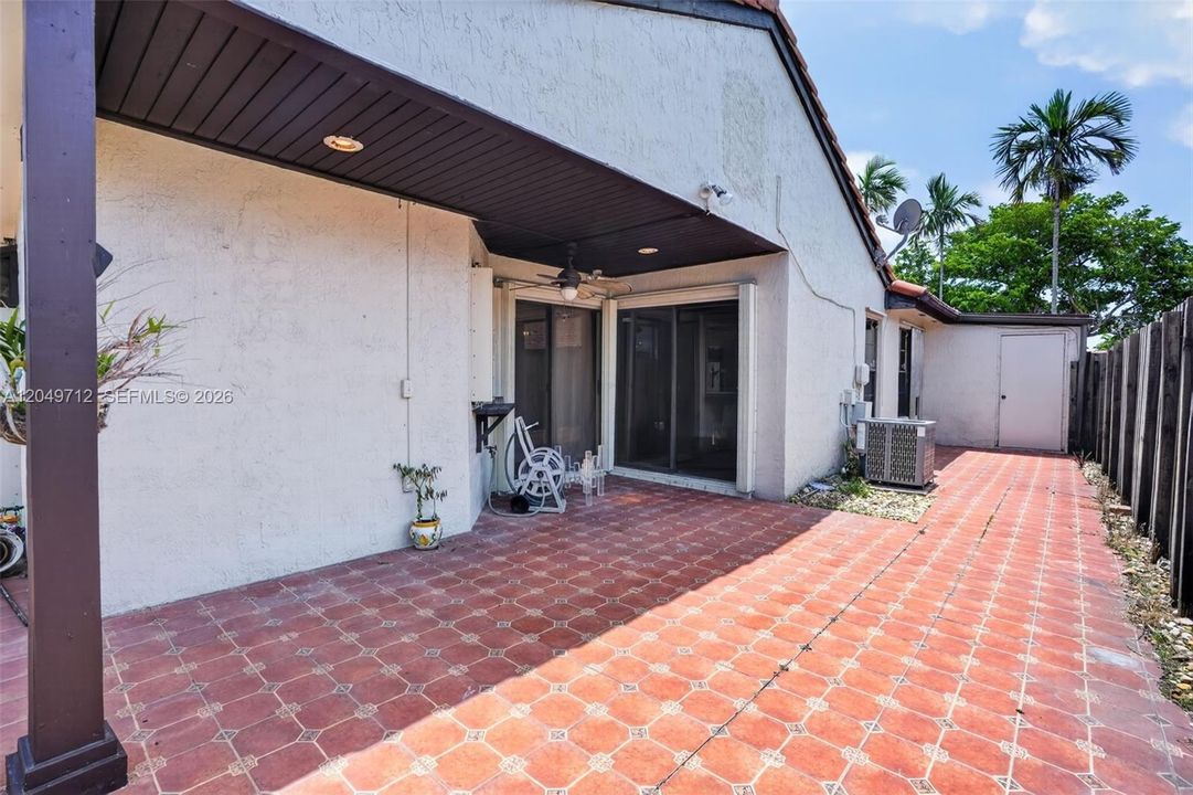 En Venta: $420,000 (3 camas, 2 baños, 1070 Pies cuadrados)