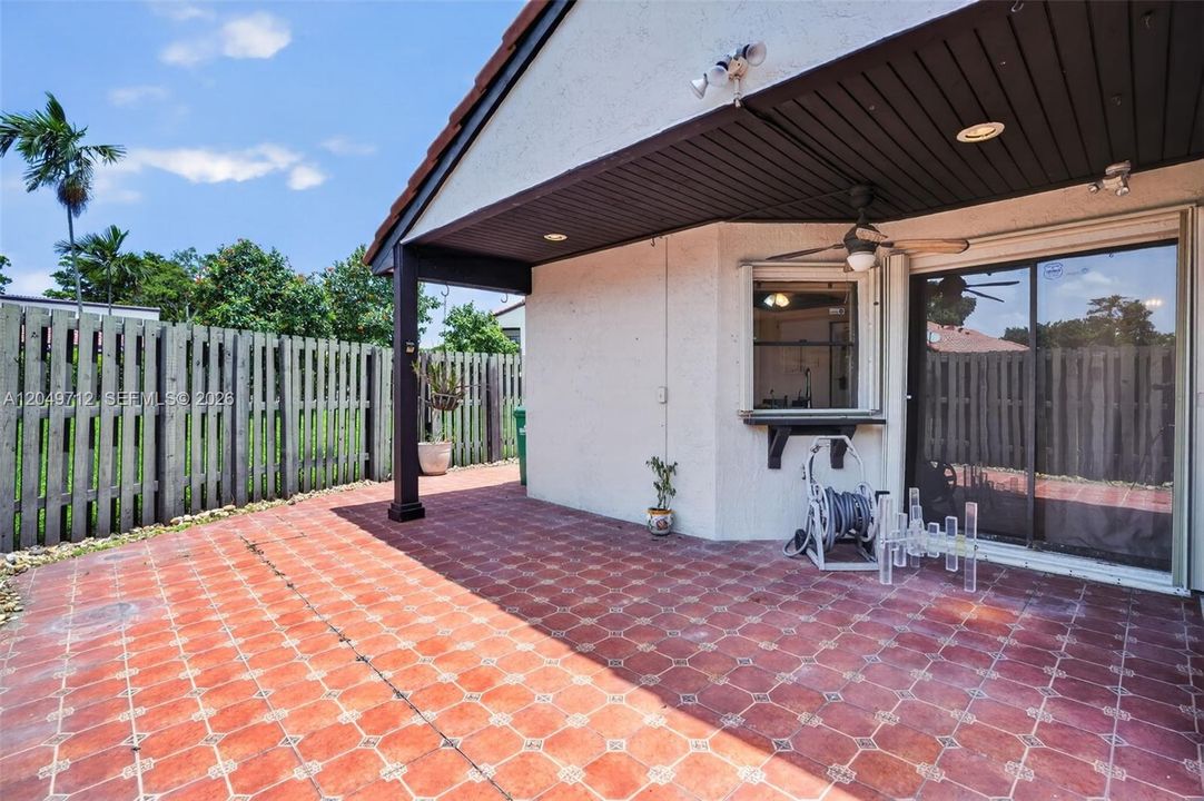 En Venta: $420,000 (3 camas, 2 baños, 1070 Pies cuadrados)