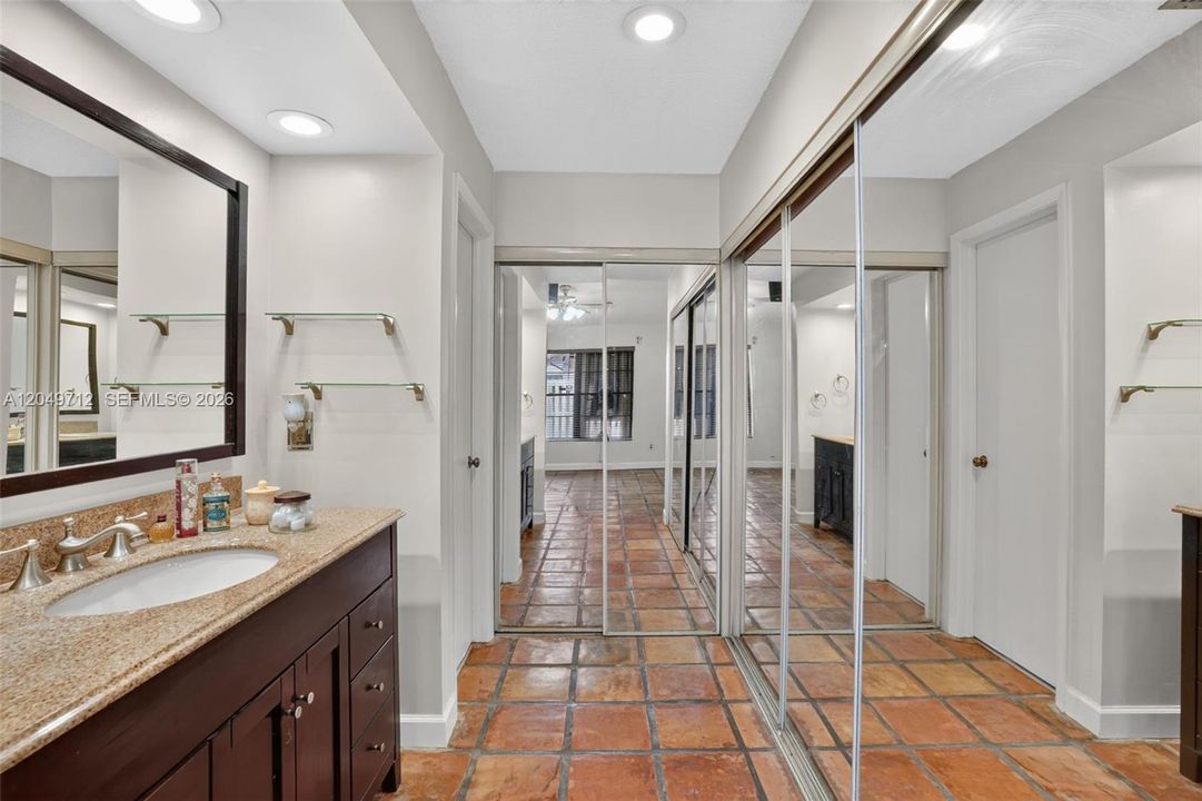 En Venta: $420,000 (3 camas, 2 baños, 1070 Pies cuadrados)