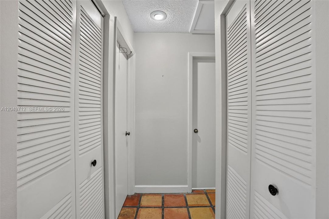 En Venta: $420,000 (3 camas, 2 baños, 1070 Pies cuadrados)