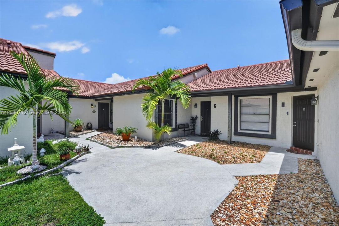 En Venta: $420,000 (3 camas, 2 baños, 1070 Pies cuadrados)