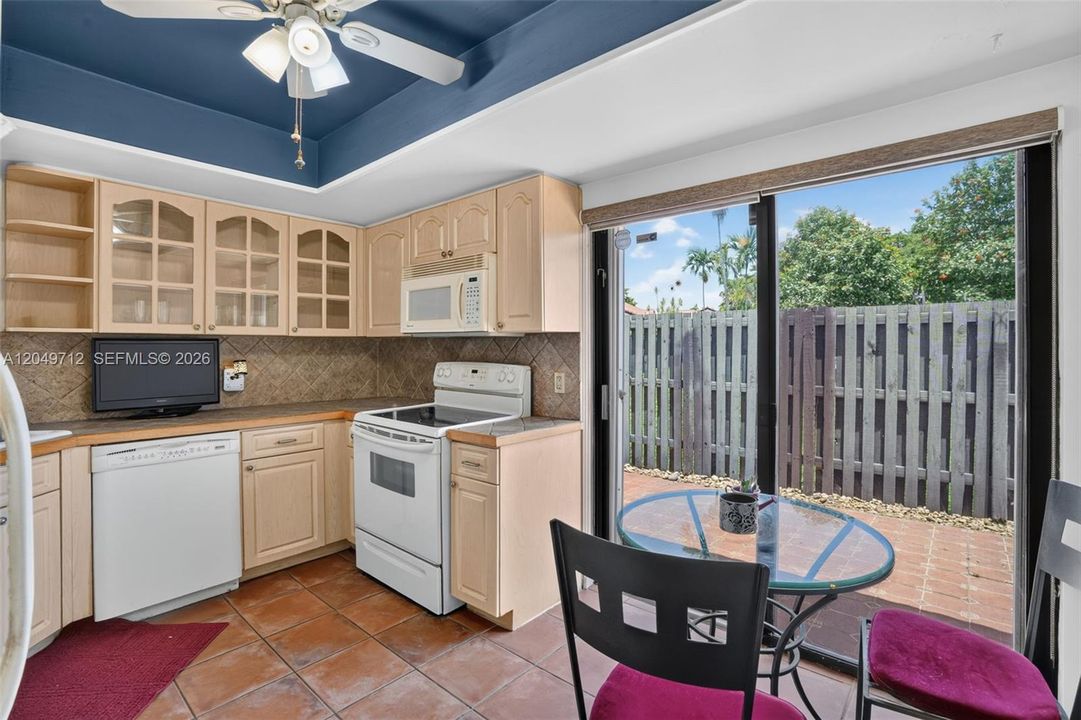 En Venta: $420,000 (3 camas, 2 baños, 1070 Pies cuadrados)