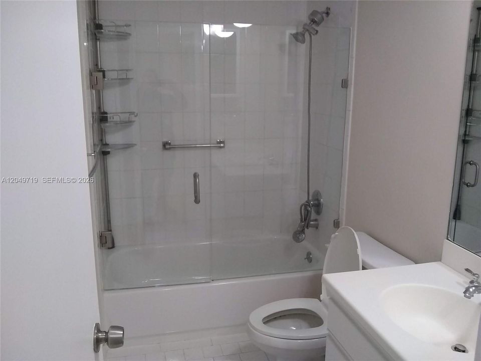 For Rent: $2,500 (1 beds, 1 baths, 910 Square Feet)
