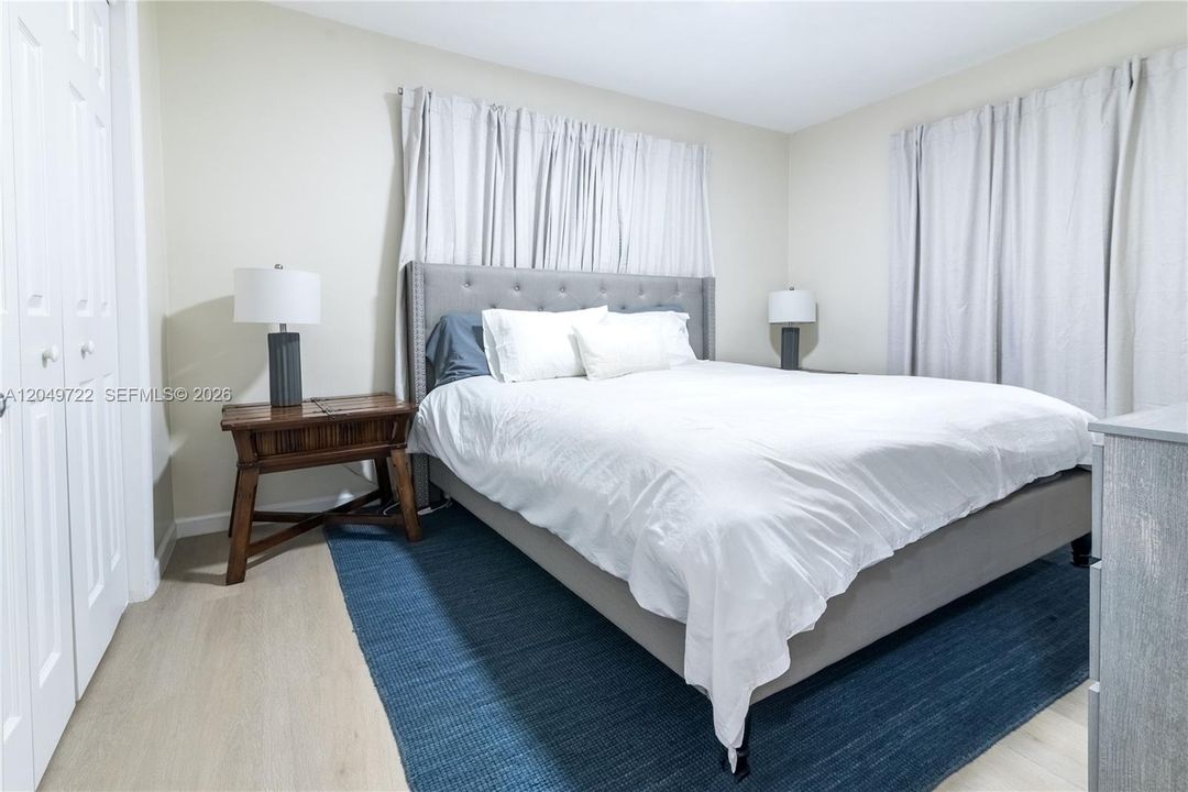 For Sale: $479,000 (2 beds, 1 baths, 965 Square Feet)