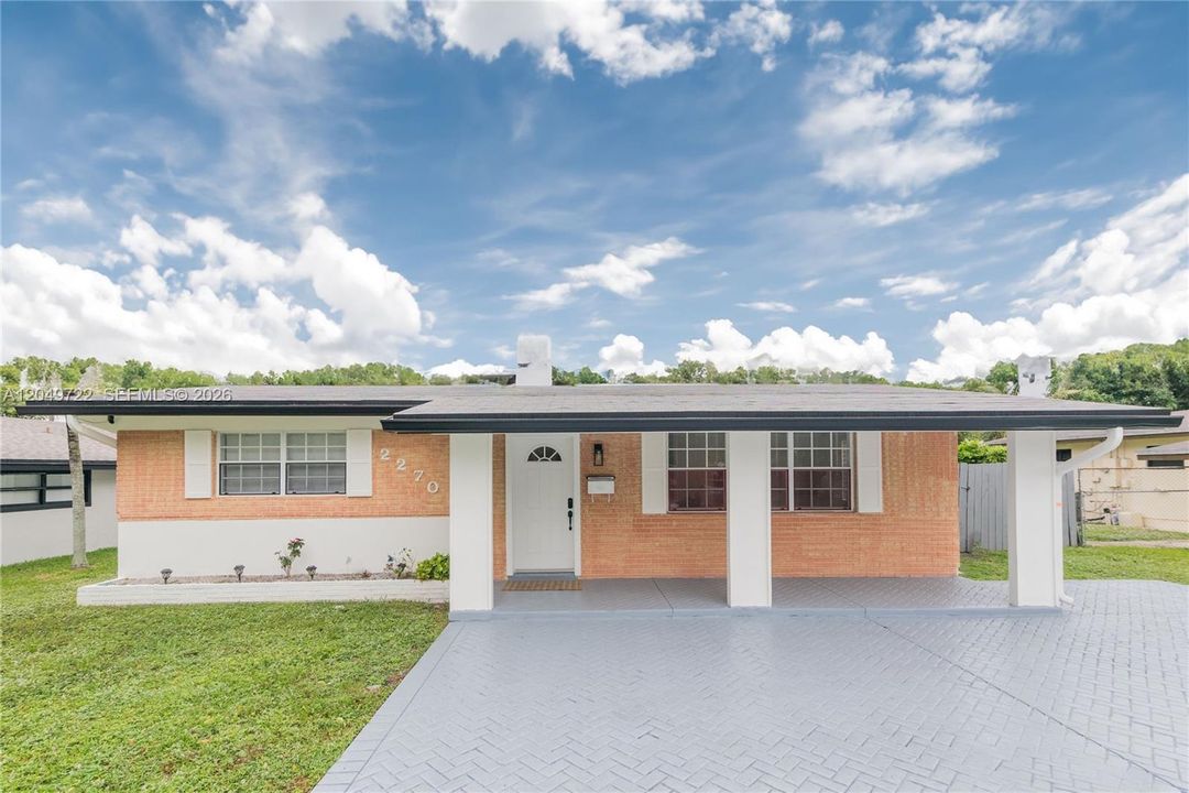 For Sale: $479,000 (2 beds, 1 baths, 965 Square Feet)