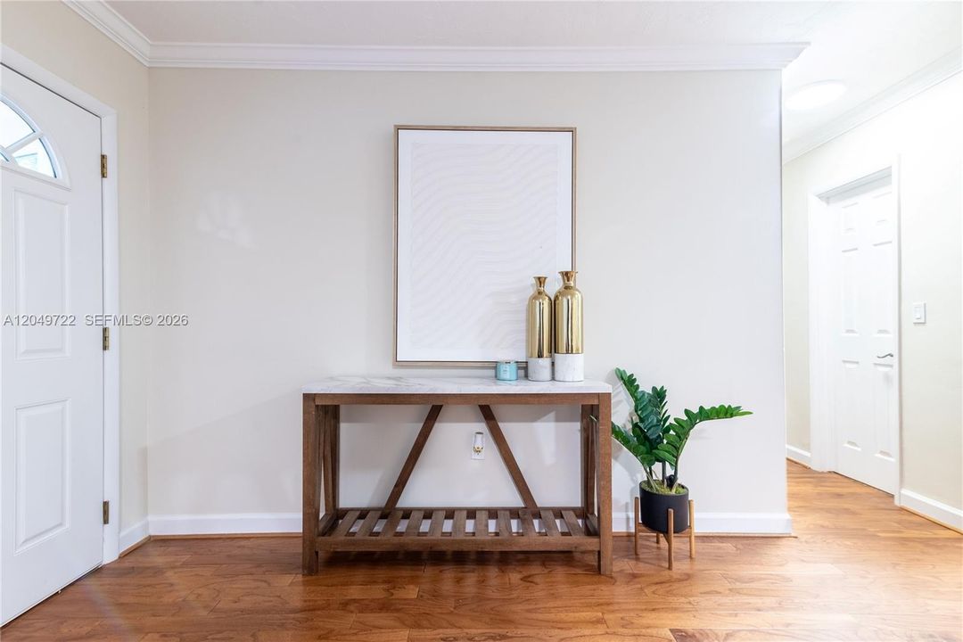 For Sale: $479,000 (2 beds, 1 baths, 965 Square Feet)