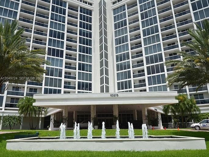 For Rent: $5,600 (2 beds, 2 baths, 1056 Square Feet)