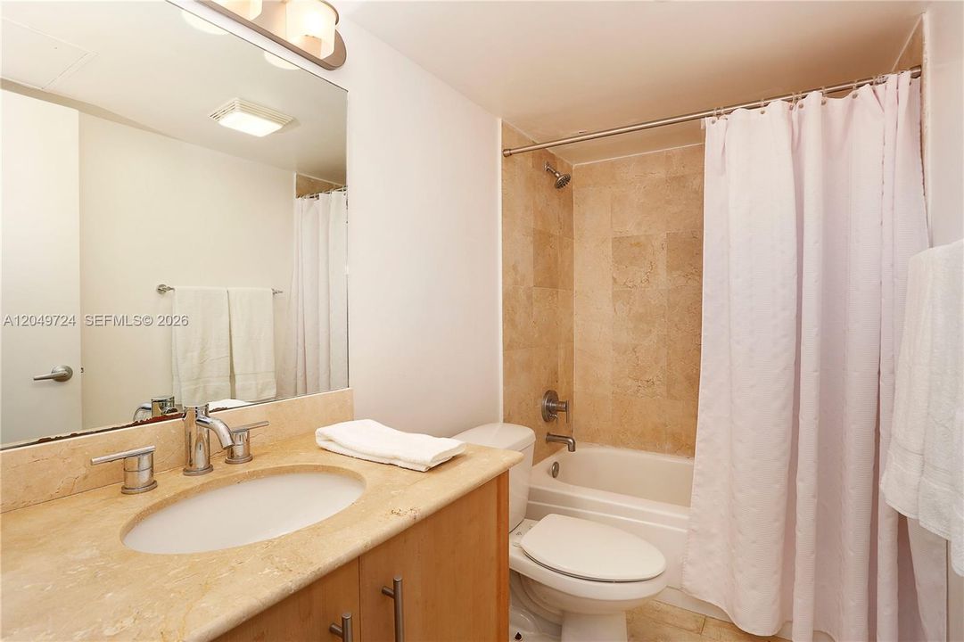 For Rent: $5,600 (2 beds, 2 baths, 1056 Square Feet)