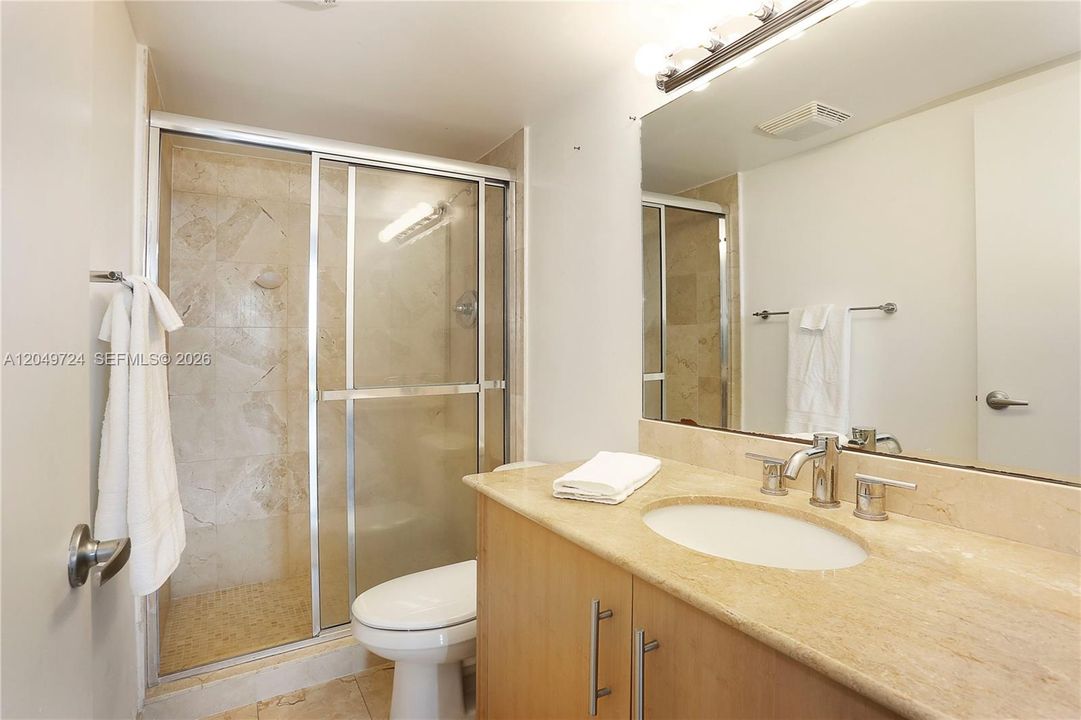 For Rent: $5,600 (2 beds, 2 baths, 1056 Square Feet)