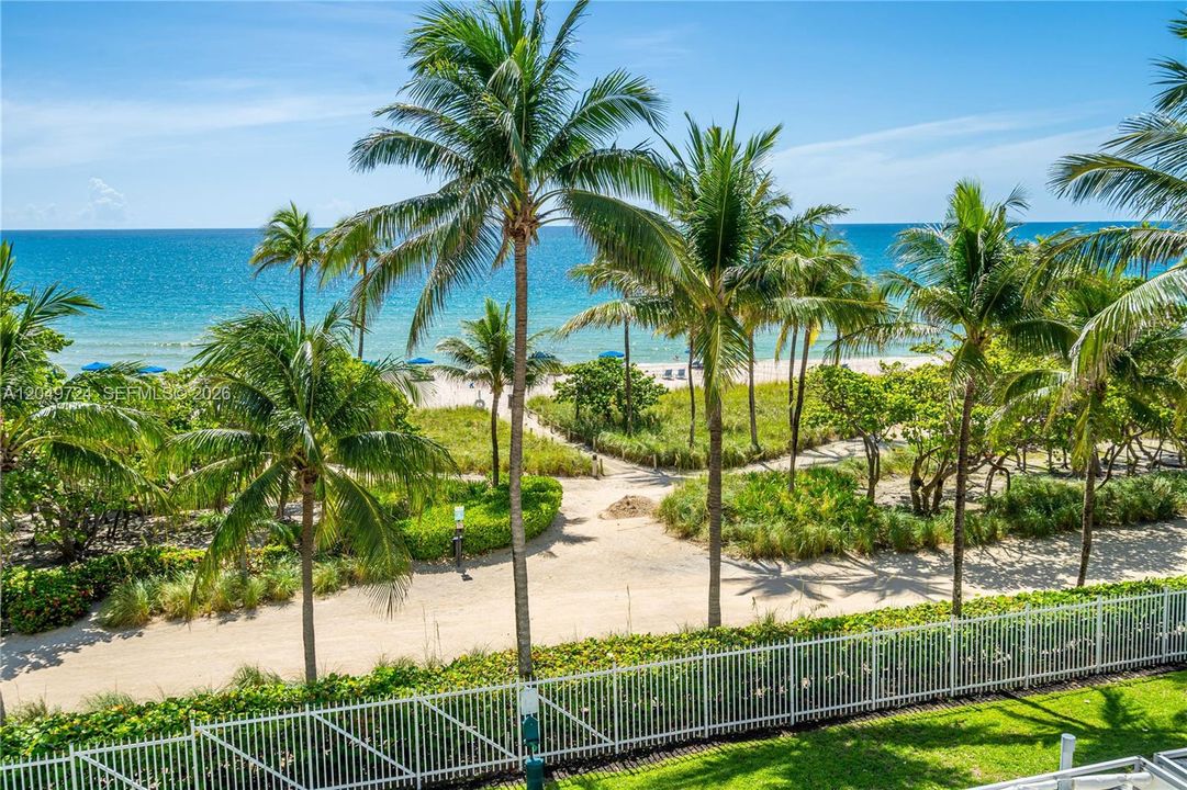 For Rent: $5,600 (2 beds, 2 baths, 1056 Square Feet)
