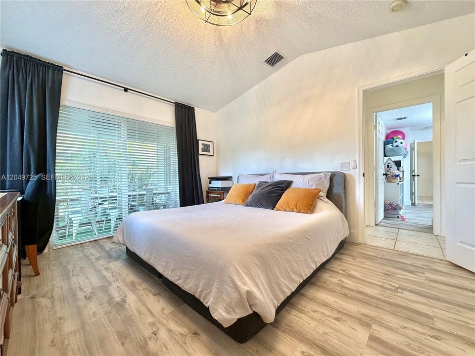 For Sale: $720,000 (3 beds, 2 baths, 1533 Square Feet)