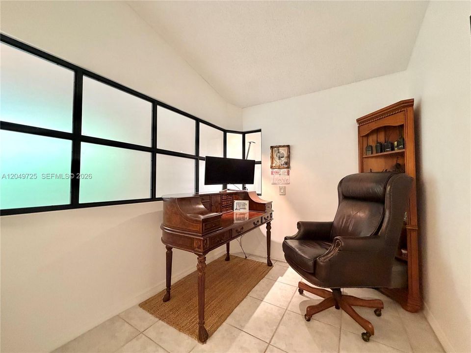 For Sale: $720,000 (3 beds, 2 baths, 1533 Square Feet)