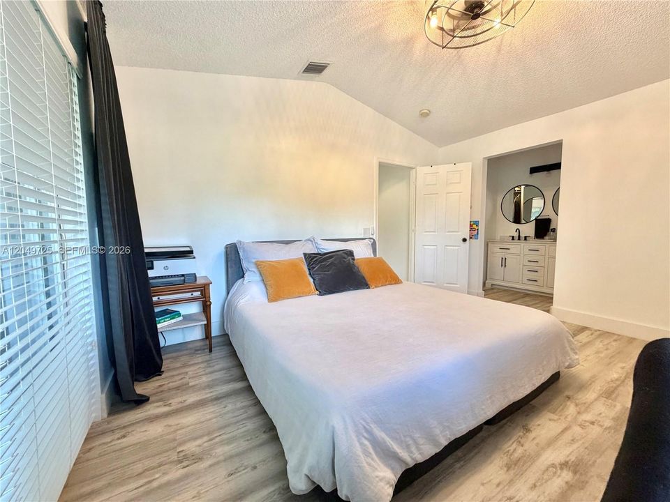 For Sale: $720,000 (3 beds, 2 baths, 1533 Square Feet)