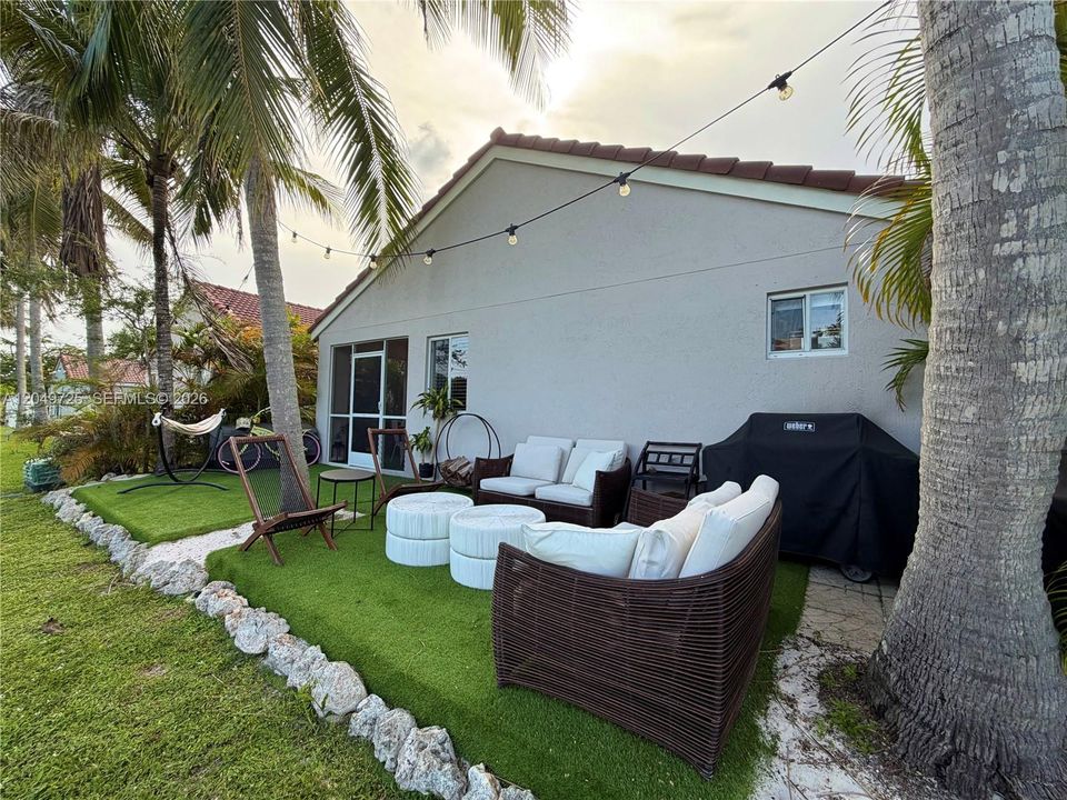 For Sale: $720,000 (3 beds, 2 baths, 1533 Square Feet)