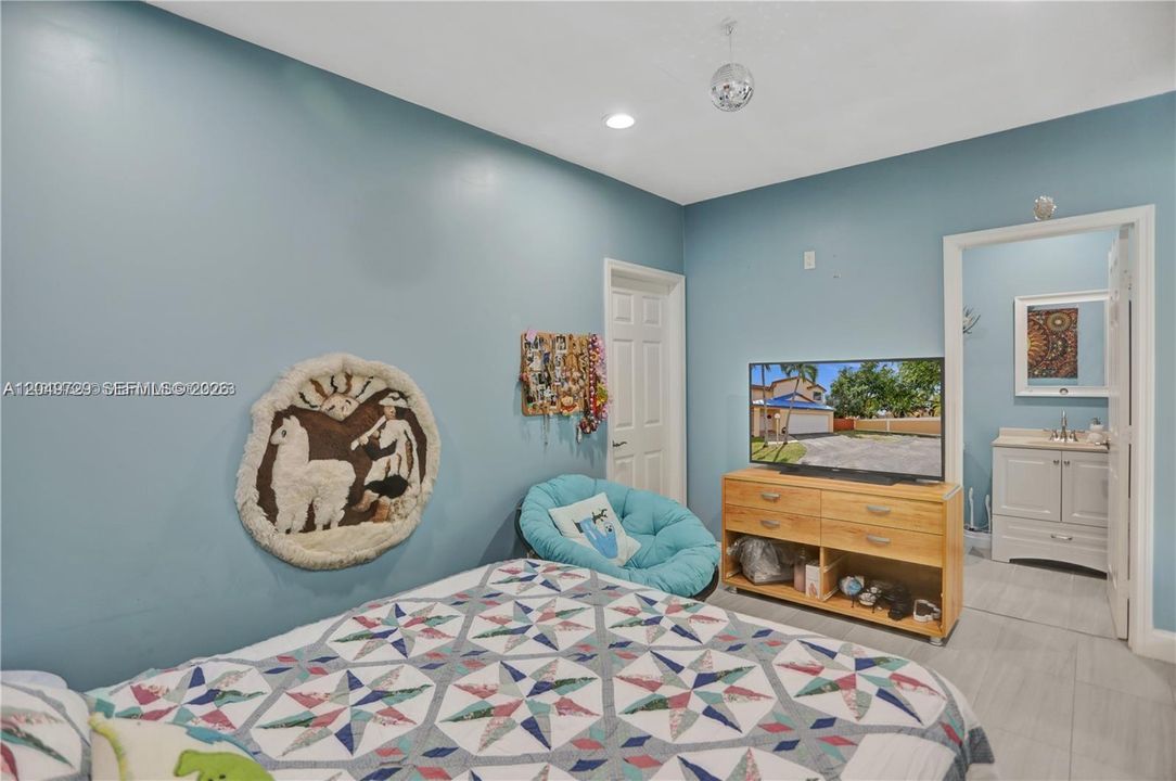 For Rent: $1,500 (1 beds, 1 baths, 500 Square Feet)
