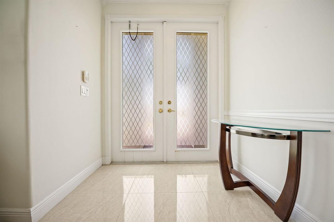 6-web-or-mls-9058-alexandra-cir