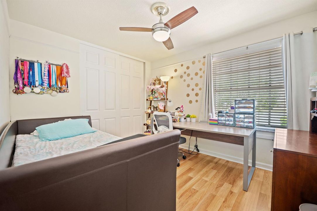 29-web-or-mls-9058-alexandra-cir