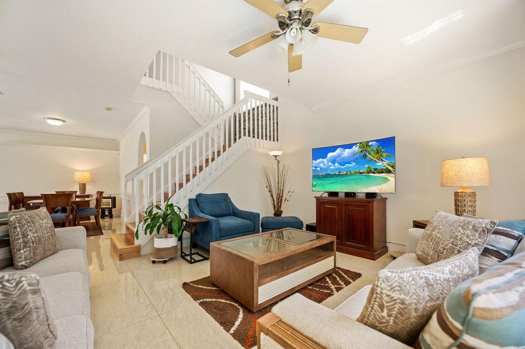 13-web-or-mls-9058-alexandra-cir