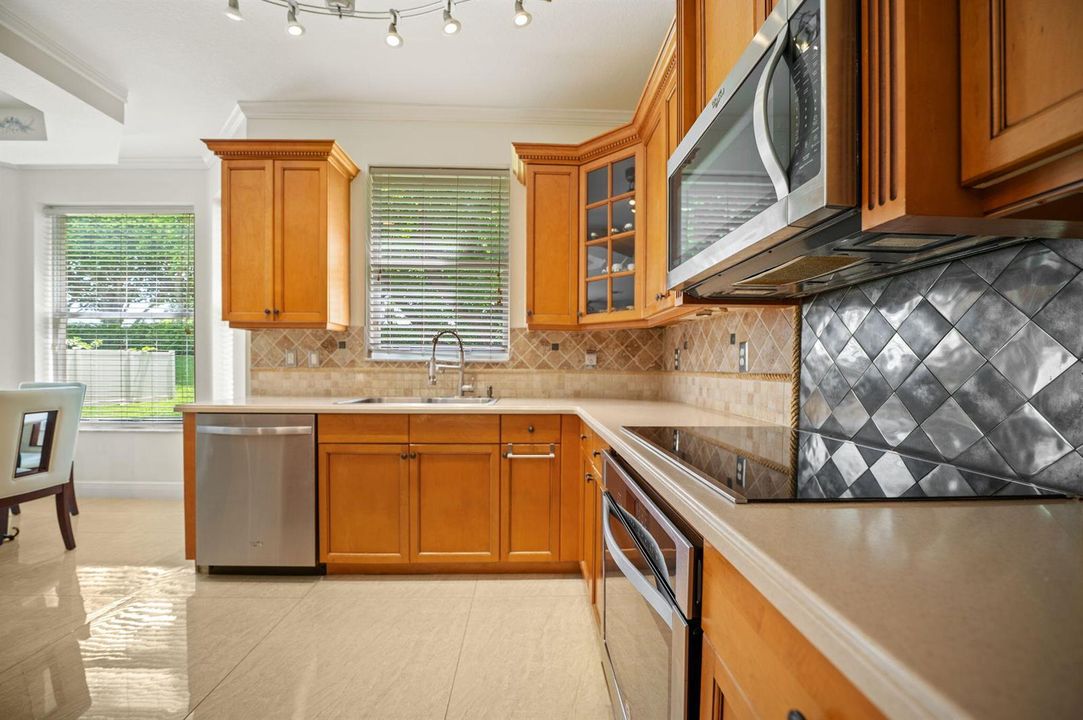 18-web-or-mls-9058-alexandra-cir