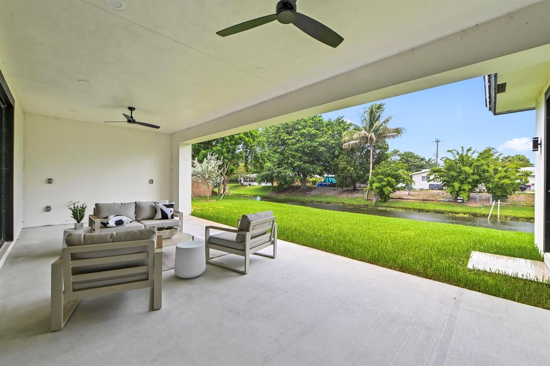 42 Patio 03