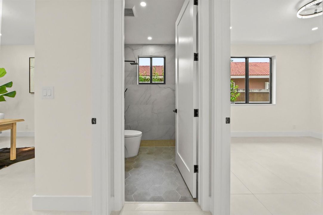 20 Hallway 01
