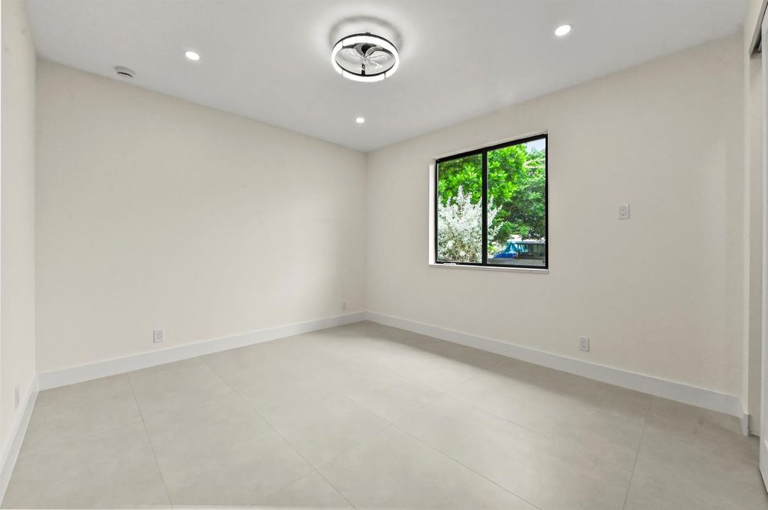 30 Bedroom 01