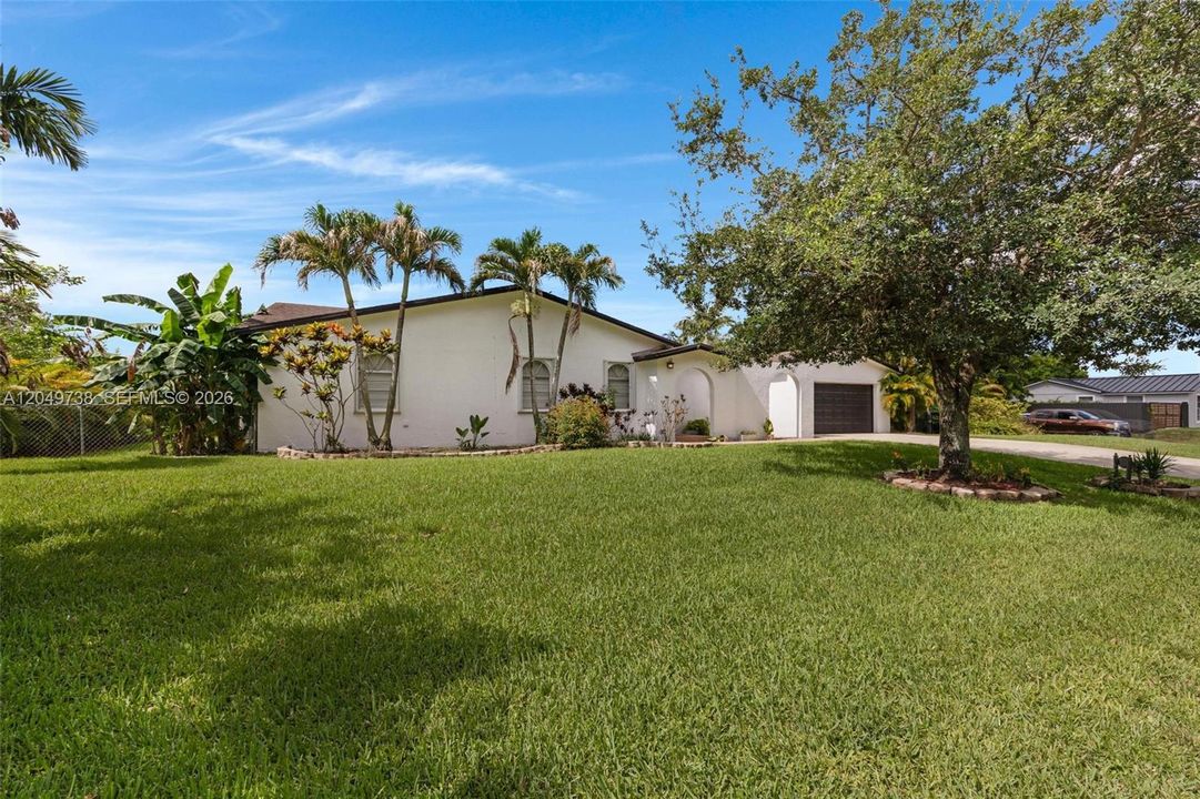 For Sale: $655,000 (4 beds, 2 baths, 1765 Square Feet)