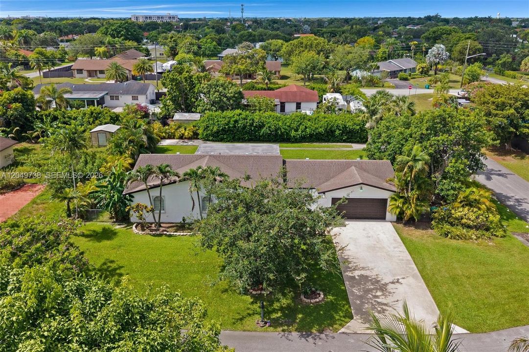 For Sale: $655,000 (4 beds, 2 baths, 1765 Square Feet)