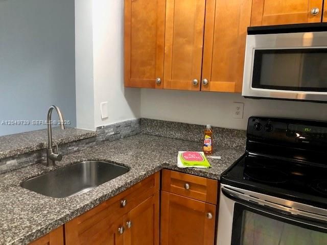 For Rent: $1,650 (1 beds, 1 baths, 826 Square Feet)