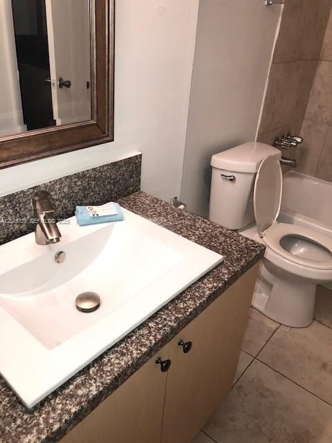 For Rent: $1,650 (1 beds, 1 baths, 826 Square Feet)