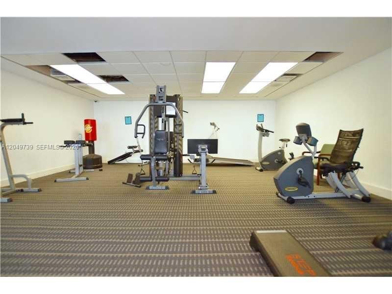 For Rent: $1,650 (1 beds, 1 baths, 826 Square Feet)